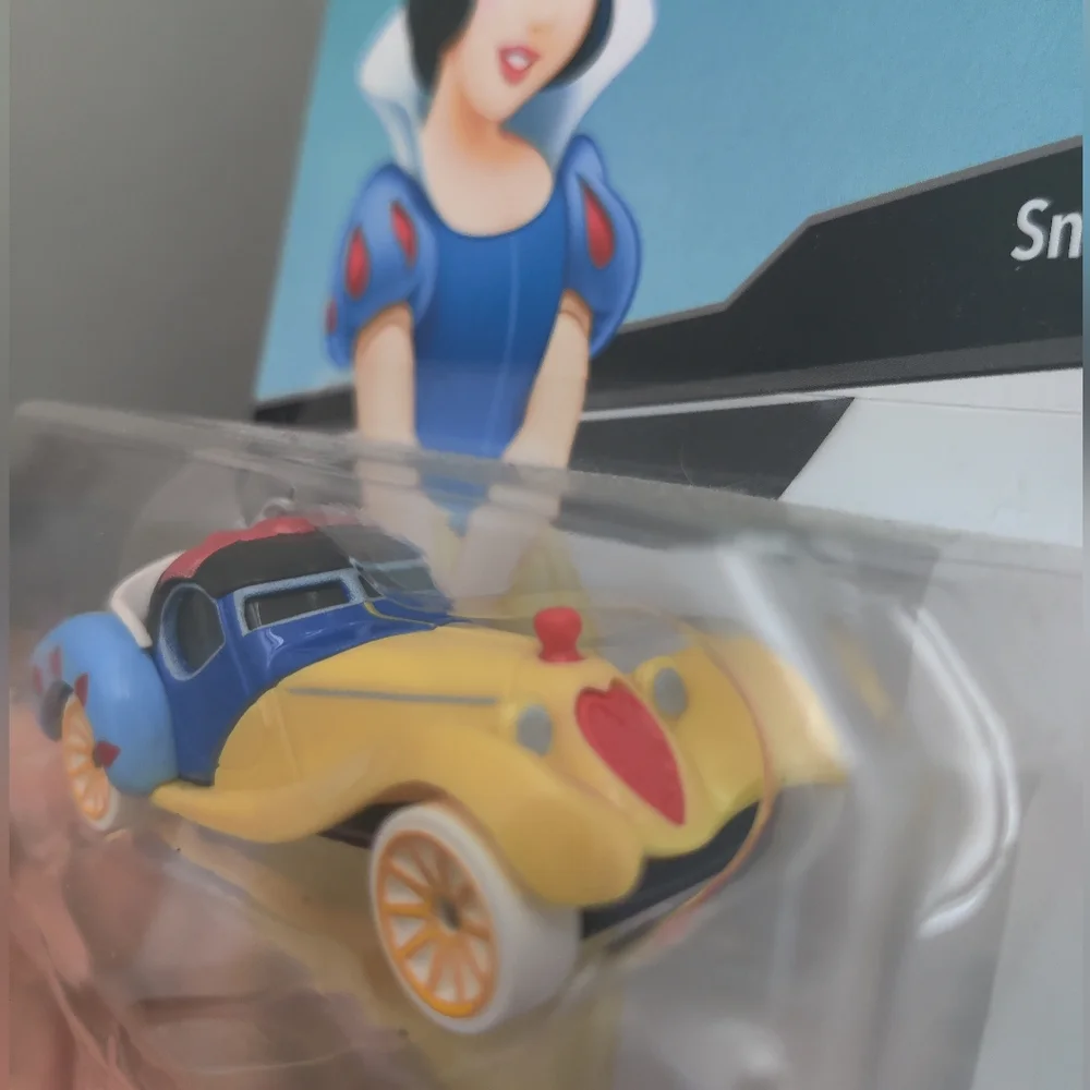 Disney Hot Wheels Character Car Snow White